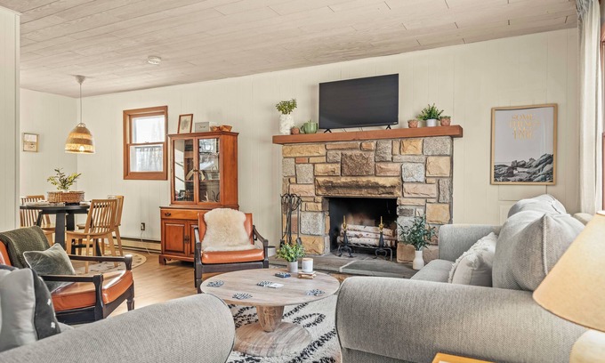 Pocono Lake House | The Pines by AvantStay | Firepit | Access to Arrowhead Lake Community Amenities