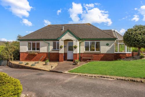 Old Cleeve House | The Pippins