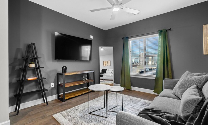 Downtown Nashville Apartment | The Platinum Suite Penthouse The Gulch