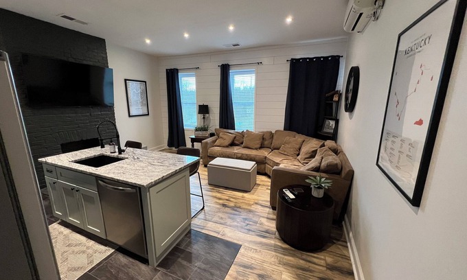 Clifton Apartment | The Point is a spacious and completely renovated one bedroom apartment.
