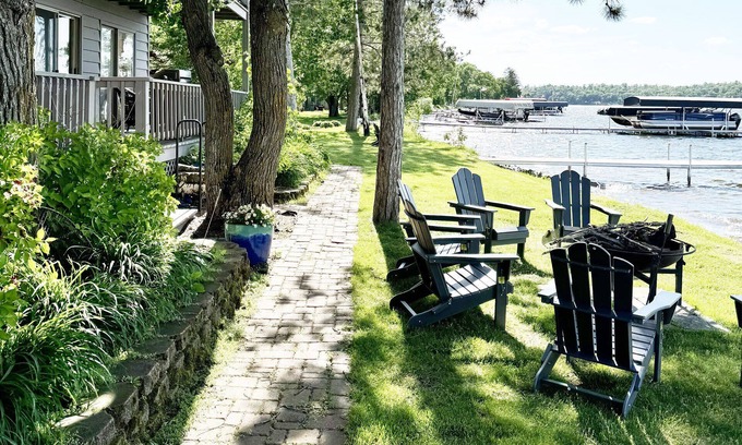 East Gull Lake Condo | The Point on Gull Lake – Unit 4: 2BR Family Escape w/Dock & Garage