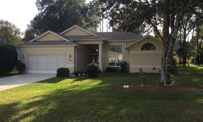 Dunnellon House | The Pool home is near the Rainbow River and 1.6 miles to the KP Hole!