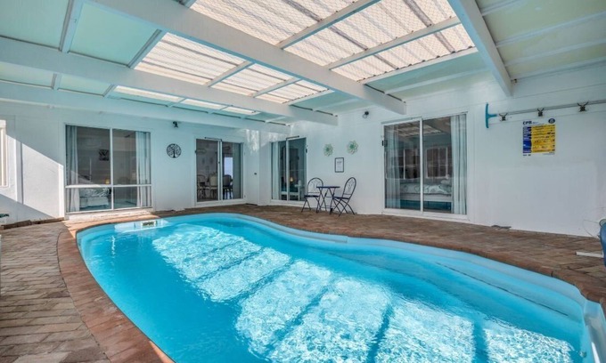 Tura Beach Cabin | The Pool House in Tura