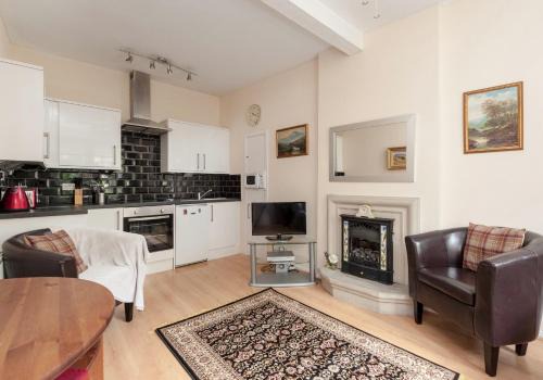 Old Town Apartment | The Portsburgh Square Residence