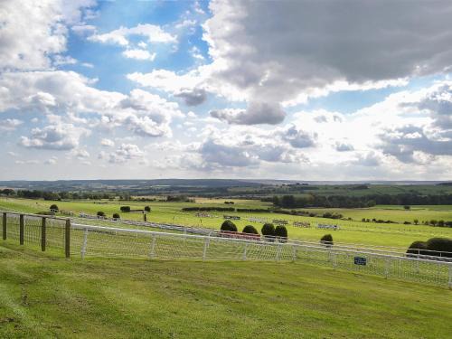 Hexham House | The Racecourse Lodge
