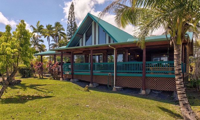 Keaau House | The Rainbows End in Sunny Hawaiian Paradise Park
