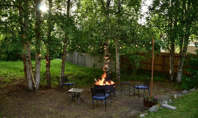 Abbott Loop House | The Raven Lodge, Garden Level Unit 2