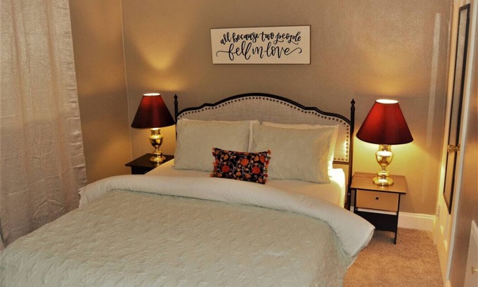 Grand Forks Apartment | The Red 6: indulge in the charm of a delightful and cozy 2-bedrm apartment
