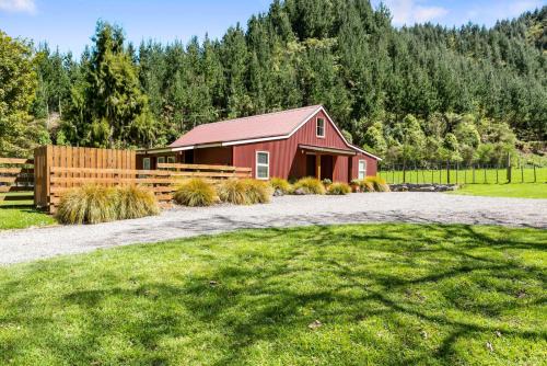 Lake Okareka House | The Red Barn - Lake Okareka Holiday Home
