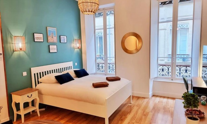 Les Grands Carmes Apartment | The Republik - Studio Haussmannien près du panier