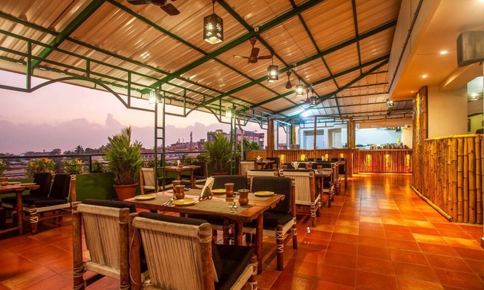 Statue Hotel | The Residency Tower