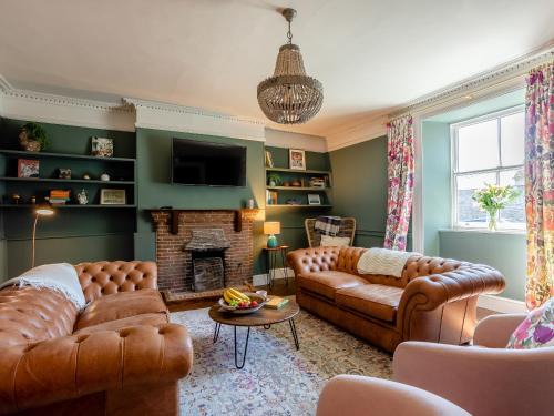 Burton Bradstock House | The Retreat - M