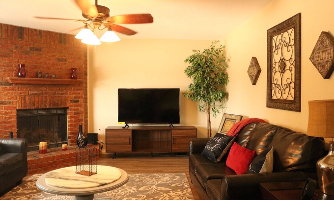 Cedar Hill House | The Retreat on the Hill