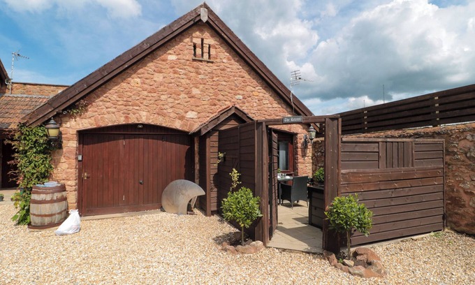 Old Cleeve Cottage | THE RETREAT, romantic, country holiday cottage in Williton
