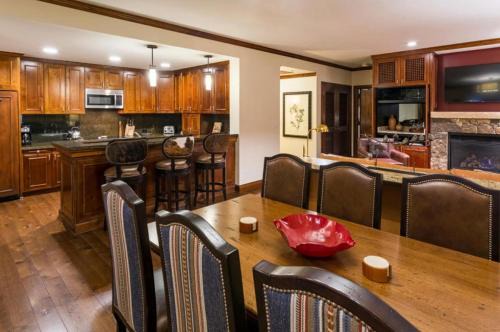 Aspen House | The Ritz-Carlton, 2 BR Residence 8409, Mountain/Mall view, Ski-in/Ski-out in Aspen Highlands