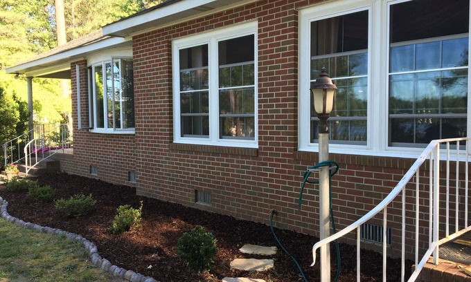 Dutton House | The River House Getaway! Come Relax and Enjoy!