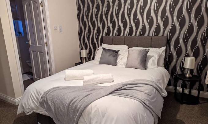 Leicester House | The River Soar Retreat