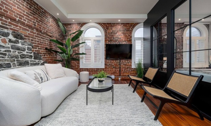 Saint-Roch Apartment | The Rock and Red Luxury Condo/Downtown Quebec city
