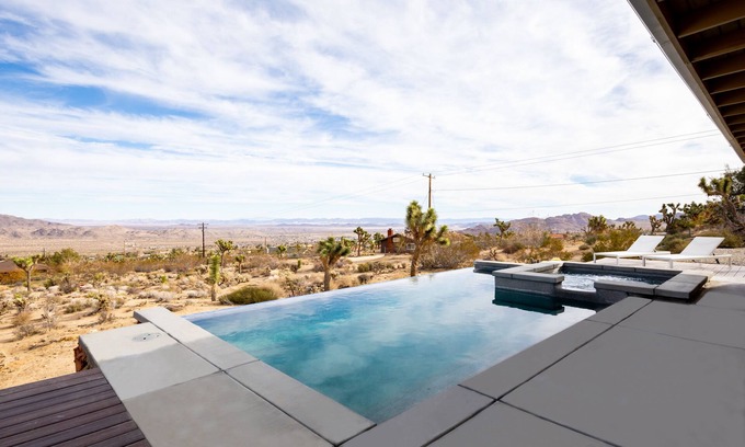 Joshua Tree House | The Rockwood House, Infiniti Pool And Spa