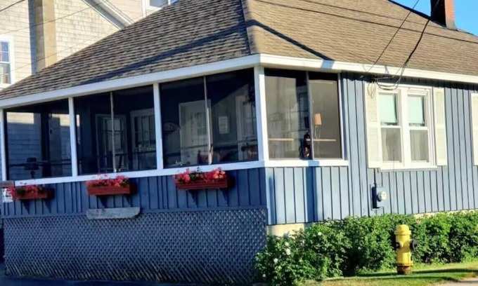 Old Orchard Beach Cottage | The Rose Cottage, Charming Old Orchard Beach Cottage 25 Steps to Beach