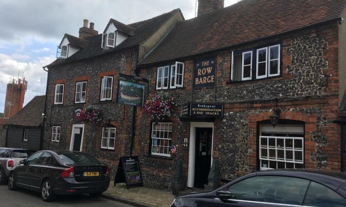 Henley-on-Thames Bed & Breakfast | The Row Barge Henley