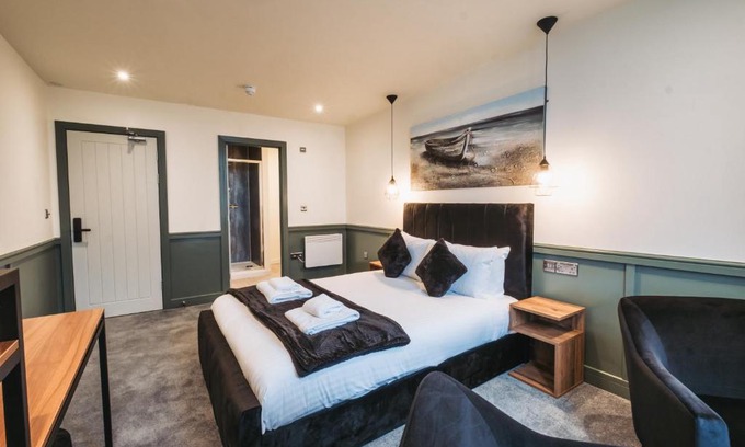 Morecambe Hotel | The Royal Bar & Shaker