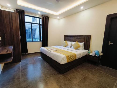 Ghaziabad Hotel | The Royal casa