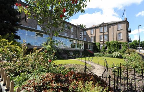 Perth Hotel | The Royal George Hotel