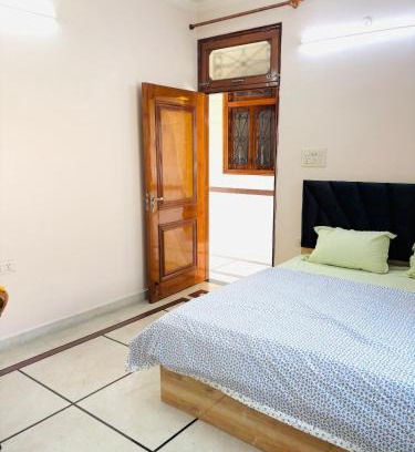 Delhi Apartment | The Royal Retreat