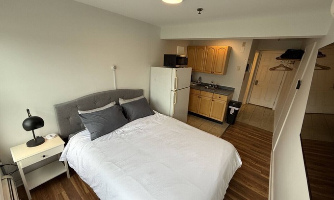 Old Lyme Apartment | The Rudder at Soundview · Beach+Ocean+Sunrise