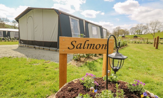 Llandrindod Wells Cottage | THE SALMON, romantic, character holiday cottage in Rhayader