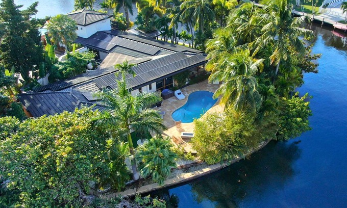 Oakland Park House | The Sanctuary, 5BDR Heaven Watrfrt w/heated pool