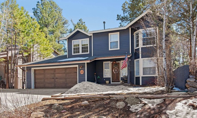 Shadow Mountain House | The Sanctuary @ Mt. Elden: Hot Tub, Hiking & FUN!