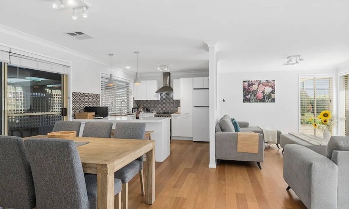 Moss Vale House | The Scotty House - EV and pet friendly