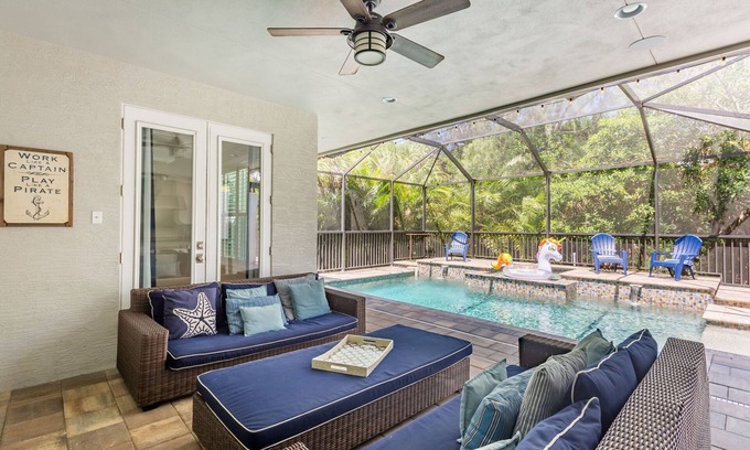 Bay Isle House | The Seagrape Villa -Family Friendly- Luxury Accommodation in Paradise
