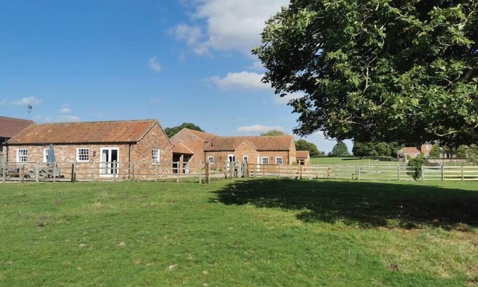 Horncastle Other | The Shamba, Bainvalley Cottages