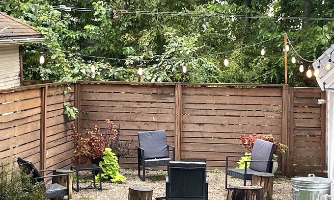 Detroit House | the SHAW house - 5 ⭐️- w/Great Yard & Fire Pit ❤️