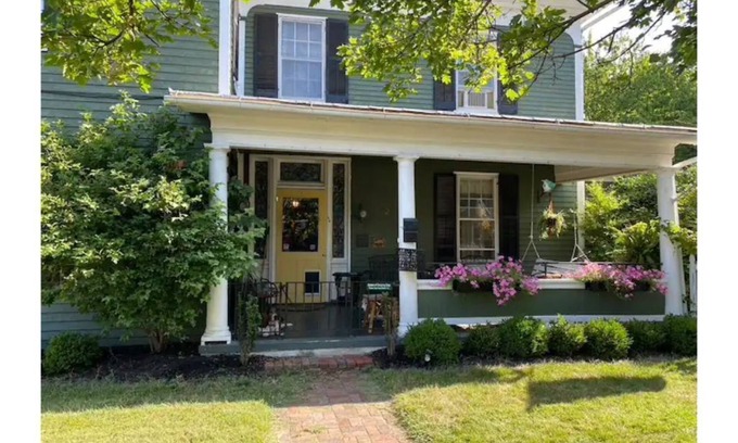 Strasburg House | The Shenandoah Basset Dacha