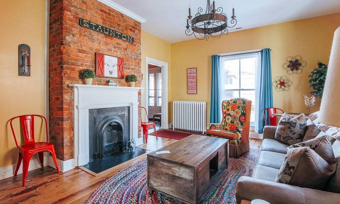Staunton Apartment | The Shenandoah Suite: Walk Downtown!