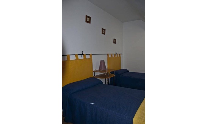 Ruidera Bed & Breakfast | The sidewalk- 2 people