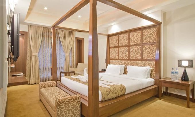 Gandhinagar Hotel | The Sky Imperial Gandhinagar