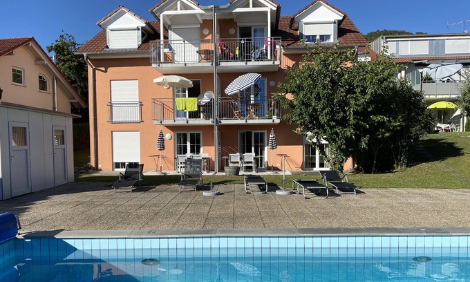 Ludwigshafen Apartment | "The snail shell" - lake view and pool