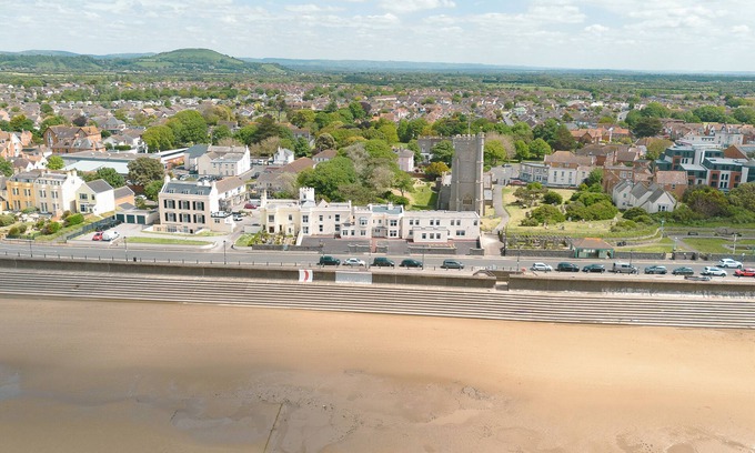 Burnham-on-Sea Apartment | The Snug - Seafront Apartment - Burnham on sea