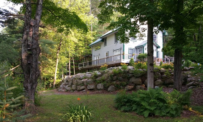 Lake George House | The solitude of the woods with civilization only 2 blocks away!