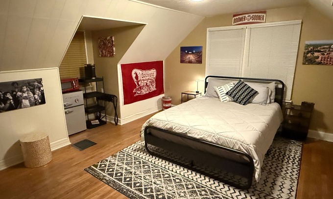 Norman Apartment | The Sooner Suite on Santa Fe~ nOU Campus Corner