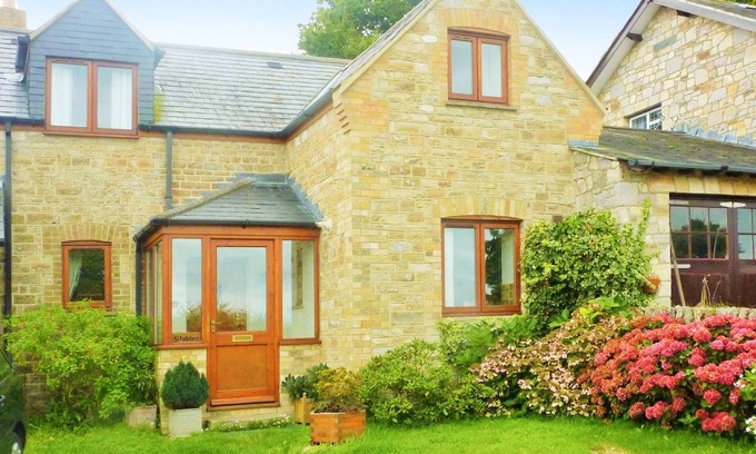 Ryde Cottage | The Stables - a house that sleeps 4 guests in 2 bedrooms