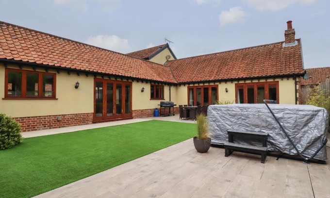 Diss House | The Stables at Hall Barn