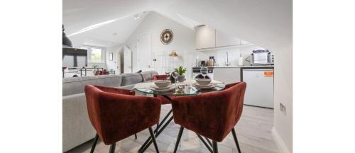 West Hendon Apartment | The Staycation Spot: Luxe Studio