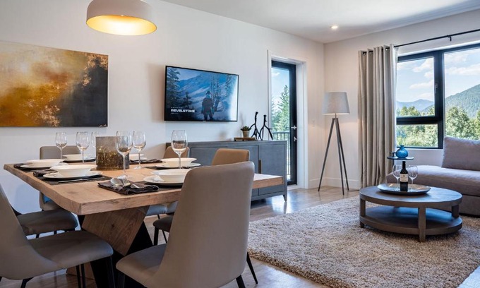 Revelstoke House | The Stoke Stopover - Revelstoke Condo with Hot Tub
