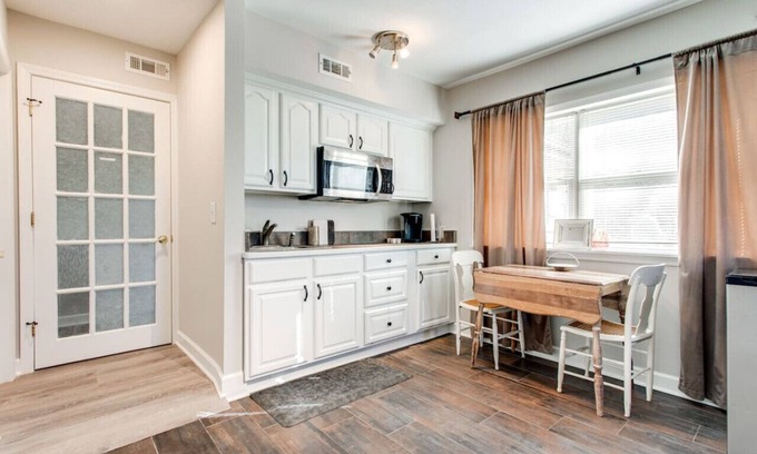Franklin Apartment | The Suite Spot – Budget-Friendly & Fully Equipped